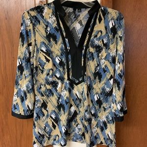 Tunic with 3/4 sleeves